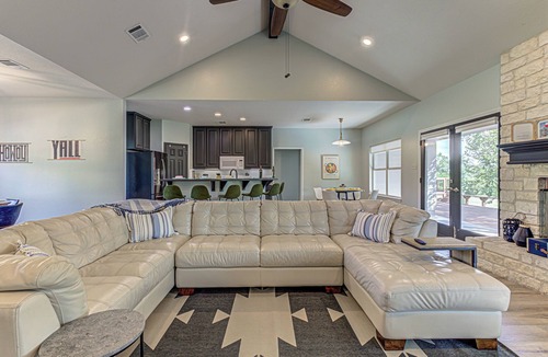 Austin House | 4 BDRM Hill Country Home with Pool Near Wineries!