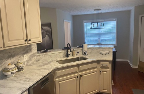 Commerce House | 4 bedroom beautifully furnished home on over an acre. Close to 1-85 and Athens.