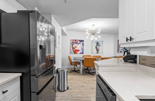 Ash Condo | 4-bedroom Direct Oceanfront, parking near door with pools