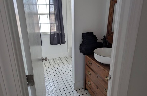 Edenton House | 4-bedroom farmhouse completely renovated just min outside historic Edenton