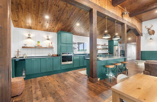 Tattnall County House | 4-bedroom Farmhouse on peaceful acres!