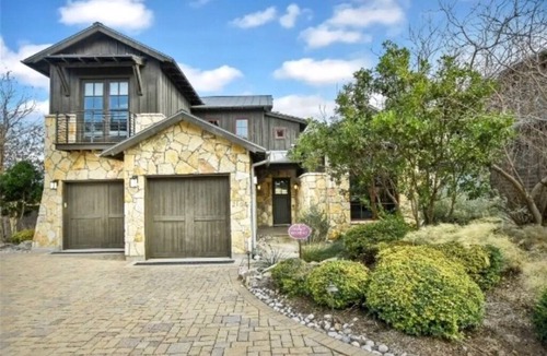 Spicewood House | 4 BR Lakehouse with views, dog friendly, resort community