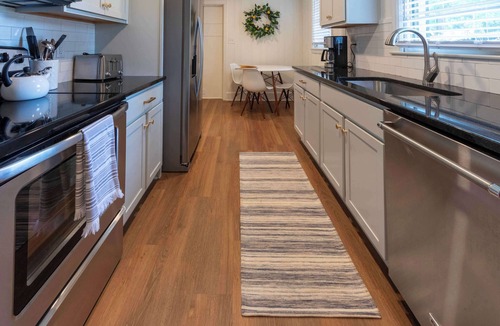 Athens House | 4 BR Sleeps 10 Near UGA & Downtown