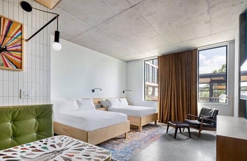 East Cesar Chavez Hotel | 4 Family-friendly Double Rooms at Arrive Austin!