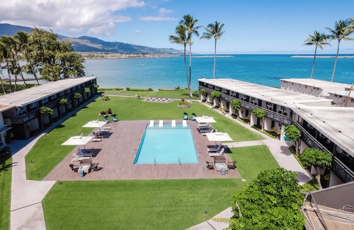 Kahului Hotel | 4 Group-friendly Units with Beautiful Ocean View, Outdoor Pool, Pet-friendly