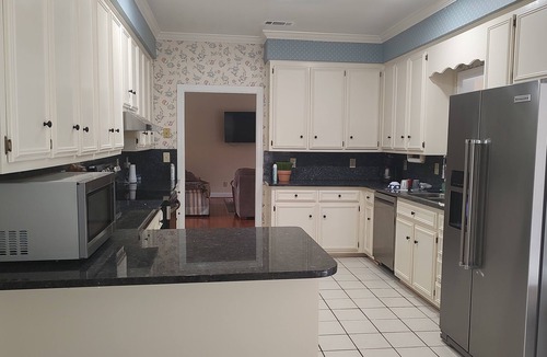 Gunter Afs House | 4 Masterd Bed - 4 Bath Corporate-Professional/Insurance/Families Welcome!