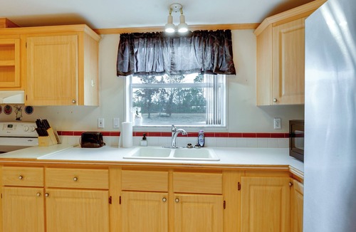 Perry Cottage | 4 Mi to Beach: Perry Home Near Boat Launch