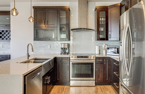 Greenville House | 4 Mi to Dtwn Greenville: Group-Ready Home w/Yard
