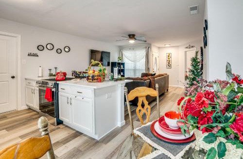 Cedar Hill House | 4 Mi to Joe Pool Lake! Cedar Hill Family Haven