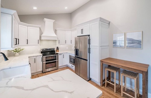 Vista Acres House | 4 min to LU! Hot Tub, Family-Friendly + Mtn Views