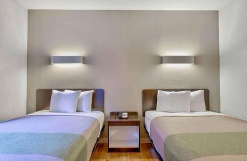 Beaumont Hotel | 4 Relaxing Private Rooms Retreat Perfect for Beaumont Layovers + Exploring