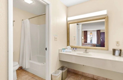St. Augustine Beach Hotel | 4 Rooms Ideal for Group Stays | Free Breakfast & Parking + w/Onsite Pool Access