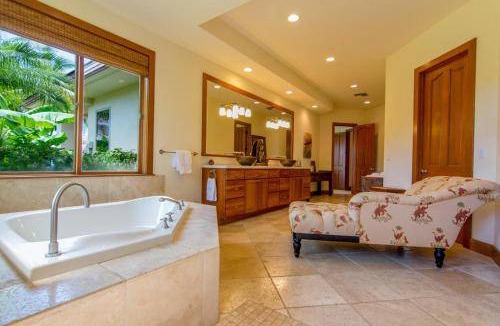 Historic Lahaina Front Street House | 409 m² House ∙ 5 bedrooms ∙ 10 guests