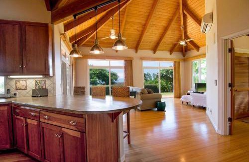 Historic Lahaina Front Street House | 409 m² House ∙ 5 bedrooms ∙ 10 guests