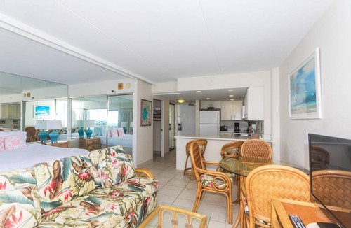 Waikiki Condo | 47 m² Condo ∙ 1 bedroom ∙ 4 guests