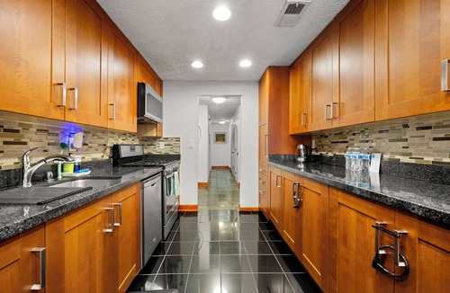 Norcross House | 4BD 3Bath Modern City Escape