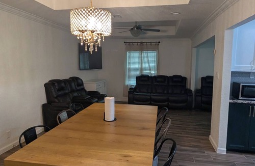 Belton House | 4BED Pool Down Town Home Near UMHB & SW Hospital