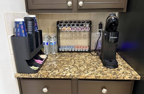 Lubbock House | 4BR/2B Lubbock CompleteHome Stay