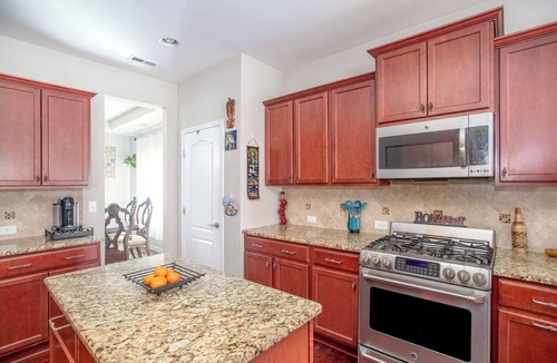 Durham House | 4BR/3BA, 3600 SF, Luxury Home in RTP - 10 Mins to RDU and Near Duke and UNC