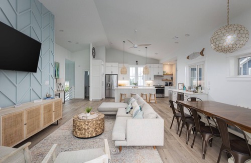Salvo House | 4BR 3BA Waterfront Slice of Heaven! Luxury, hot tub, sunsets, fishing.