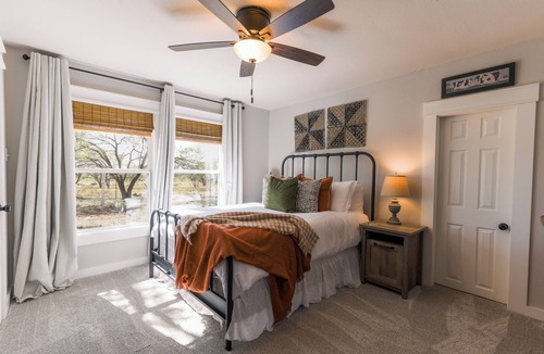 Santa Anna House | 4BR Country Charmer w/Hot Tub Hunt, Fish, Shop, Dine & Wine Nearby!