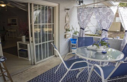 Columbia House | 4BR Home w/Movie Room & Game Room l Vintage Vibe