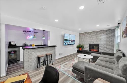 Cape Saint Claire House | 4BR House Mins to Downtown Annapolis with Firepit, Basement Bar, & Sleeps 12