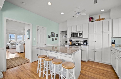 North Topsail Beach House | 4BR Oceanfront House - Hot Tub - Community Pool - Sleeps 14
