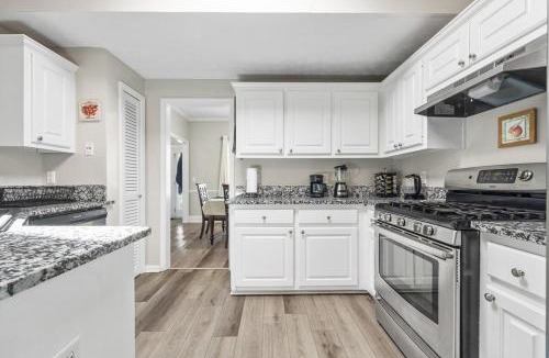 Conyers House | 4BR Retreat with Office, Game Room, Deck and Huge Lawn!