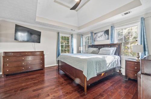 Conyers House | 4BR Retreat with Office, Game Room, Deck and Huge Lawn!
