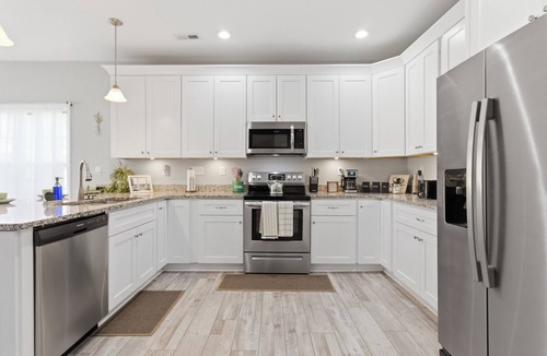 North Camellia Acres House | 4BR Sleeps 12 w/Game Room - Minutes Away from Beach