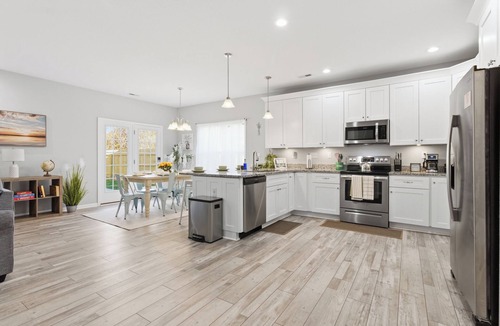 North Camellia Acres House | 4BR Sleeps 12 w/Game Room - Minutes Away from Beach