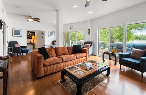 Annapolis House | 4BR Waterfront / Boat Dock, Balcony, Backyard BBQ