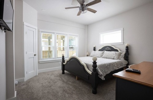 Carova Beach House | 4x4 Beach! July 6-13 open! Oceanfront with pool, movie theater, pool table, etc!
