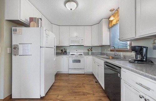 Duck House | 5 Bedrooms, 3 Full Baths, Outdoor Shower, Private Pool, Hot Tub, (Sleeps 10)
