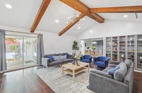 DeSoto House | 5-BR Relaxing Retreat with Pool Hot tub Fire Pit