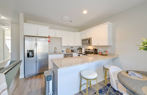 Harrisburg House | 5 Mi to Charlotte Motor Speedway: Cozy Townhome