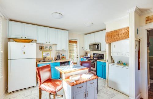 Mossy Oaks House | 5 Mi to Downtown Beaufort: Pet-Friendly Cottage!