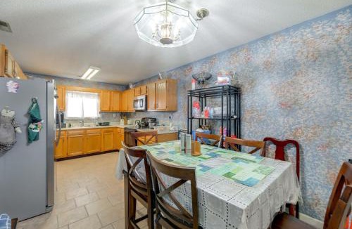 New Bern House | 5 Mi to Dtwn New Bern & Quiet Cove: Home w/Yard!