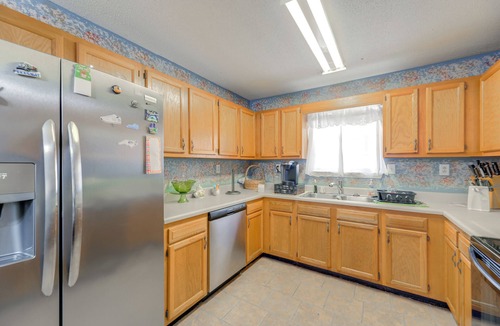 New Bern House | 5 Mi to Dtwn New Bern & Riverfront: Home w/Yard!