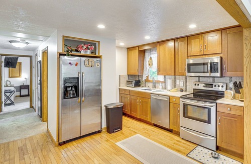 Millville Cottage | 5 Mi to Harpers Ferry Nhp: Quiet Deck & Garden