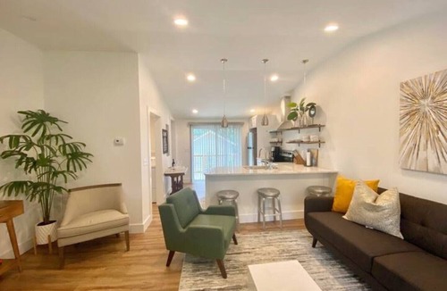 Greenville Cottage | 5 Minute Drive to Downtown Greenville!