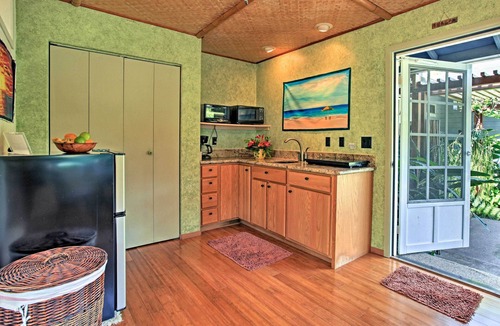 Kalaoa House | 5 Minutes to Beach & Town-Perfect Location, Private & Peaceful. A/C