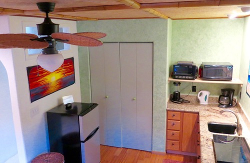 Kalaoa House | 5 Minutes to Beach & Town-Perfect Location, Private & Peaceful. A/C