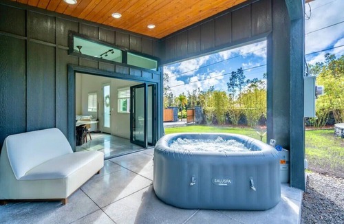 Royal Hawaiian Estates House | 5-Star Luxury Spa-Sauna "Gem" 5 min to Volcano Natl. Park