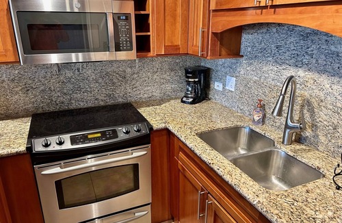 Kihei Condo | 5-Star Reviews! All Remodeled! Split Air! Quiet Building 5! Ocean/Garden View!