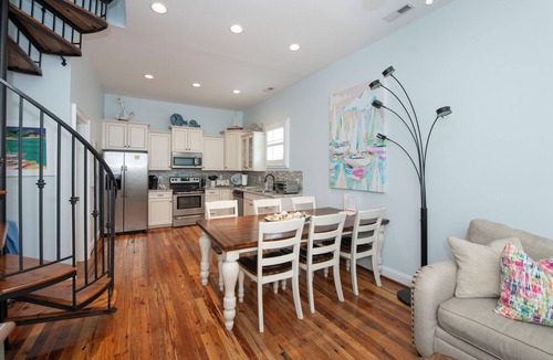 Atlantic Beach House | 5 Star Reviews! Luxury Home, Pool, Steps from Ocean,Sleeps 7, Shops,Restaurants