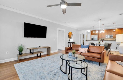 Old West Broad Neighborhood House | 5 Units w/Free Parking Walkable Historic District | The Juliette by AvantStay