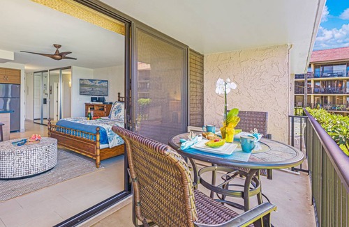 Historic Lahaina Front Street Condo | 52 m² Condo ∙ 2 guests
