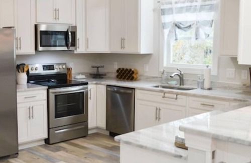 Crescent Beach House | 5BD&4BA Private Pool&HotTub, just steps from the beach! Sleeps 14